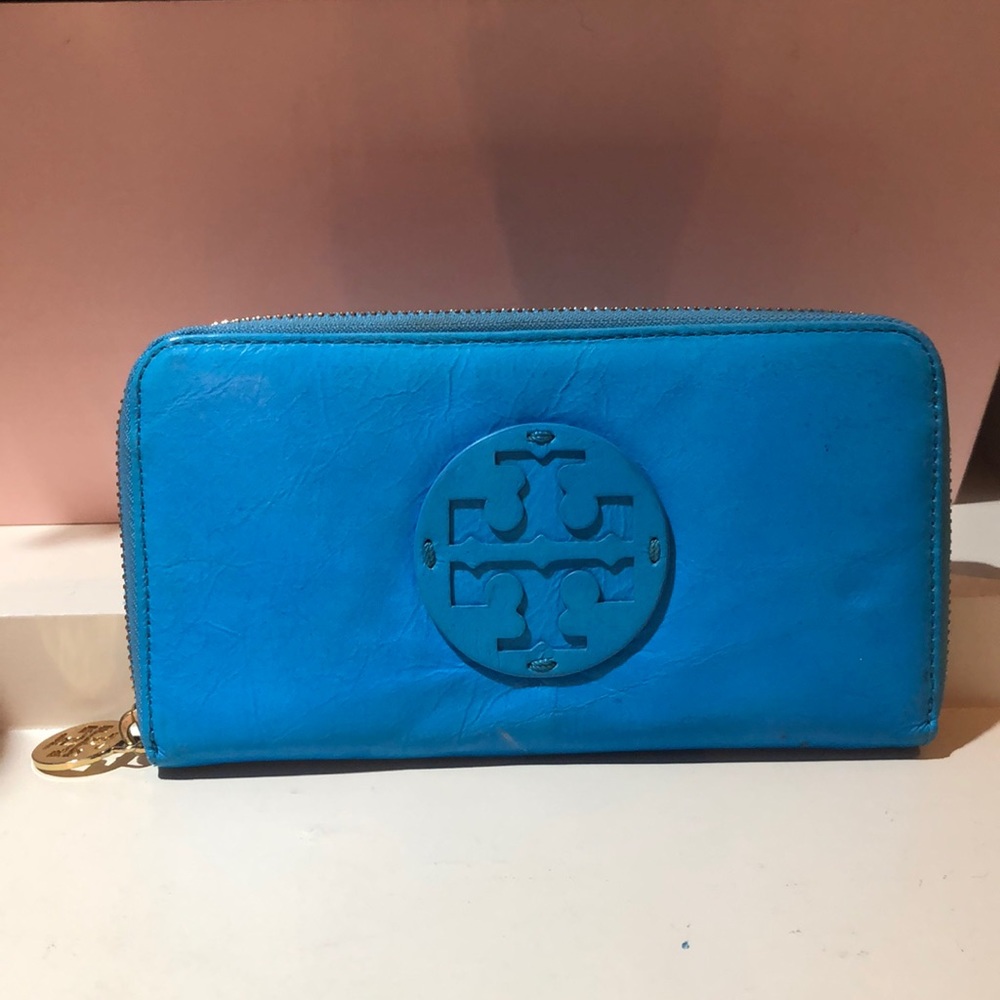 Tory Burch Logo Wallet